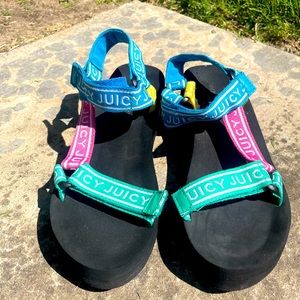 Juicy couture flat form trek sandals women size 8